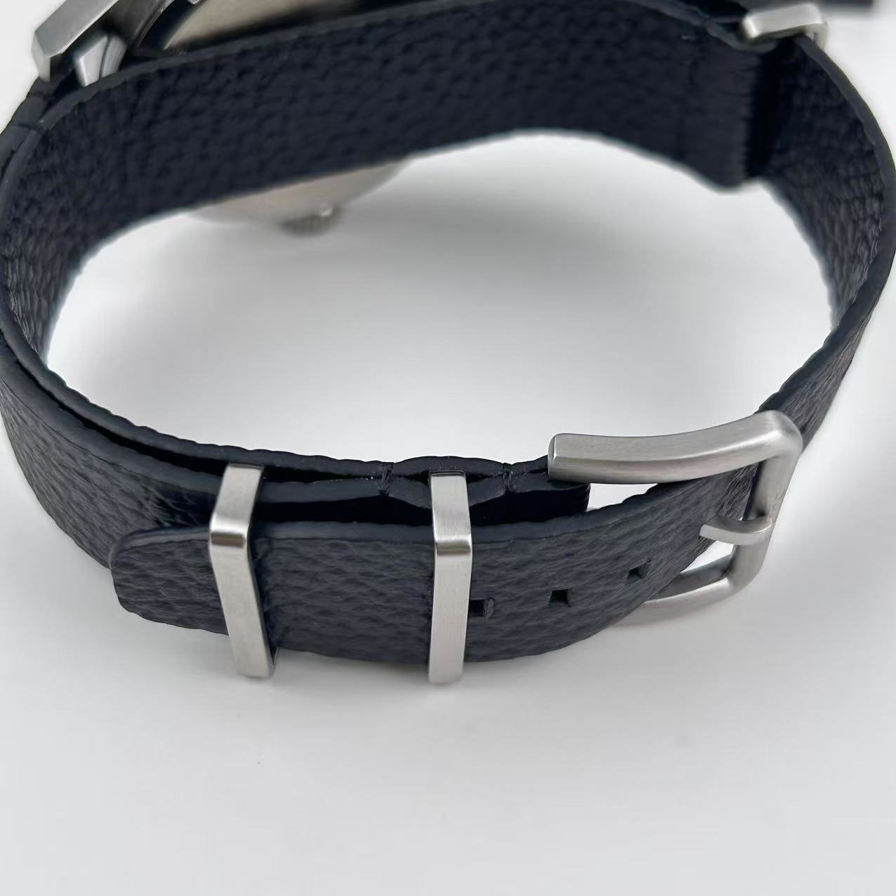 New Bulova Hack 96A246 Men’s Automatic Watch Ivory Dial Black Leather Strap 38mm