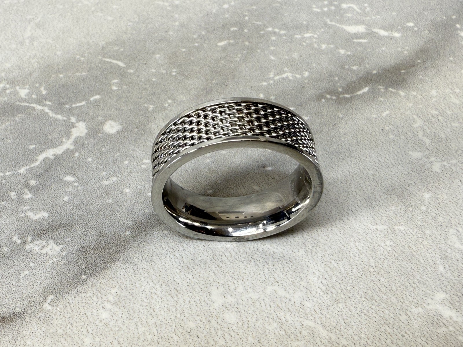 Geoffrey Beene Silver Tone Mesh Chain Band Ring Size 10