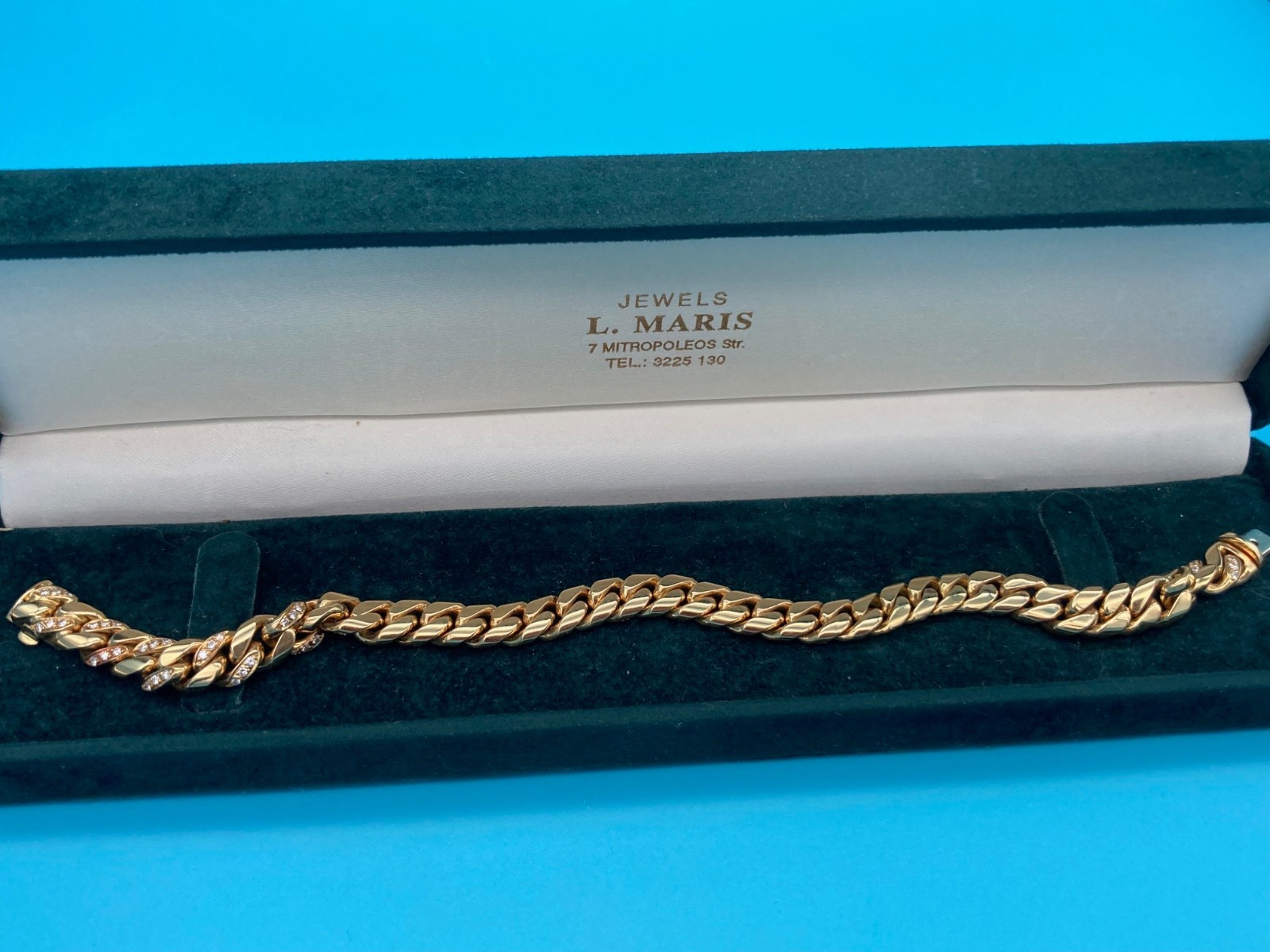 Vintage 18-Karat Yellow Gold and 120 Brilliant-Cut Diamond Bracelet