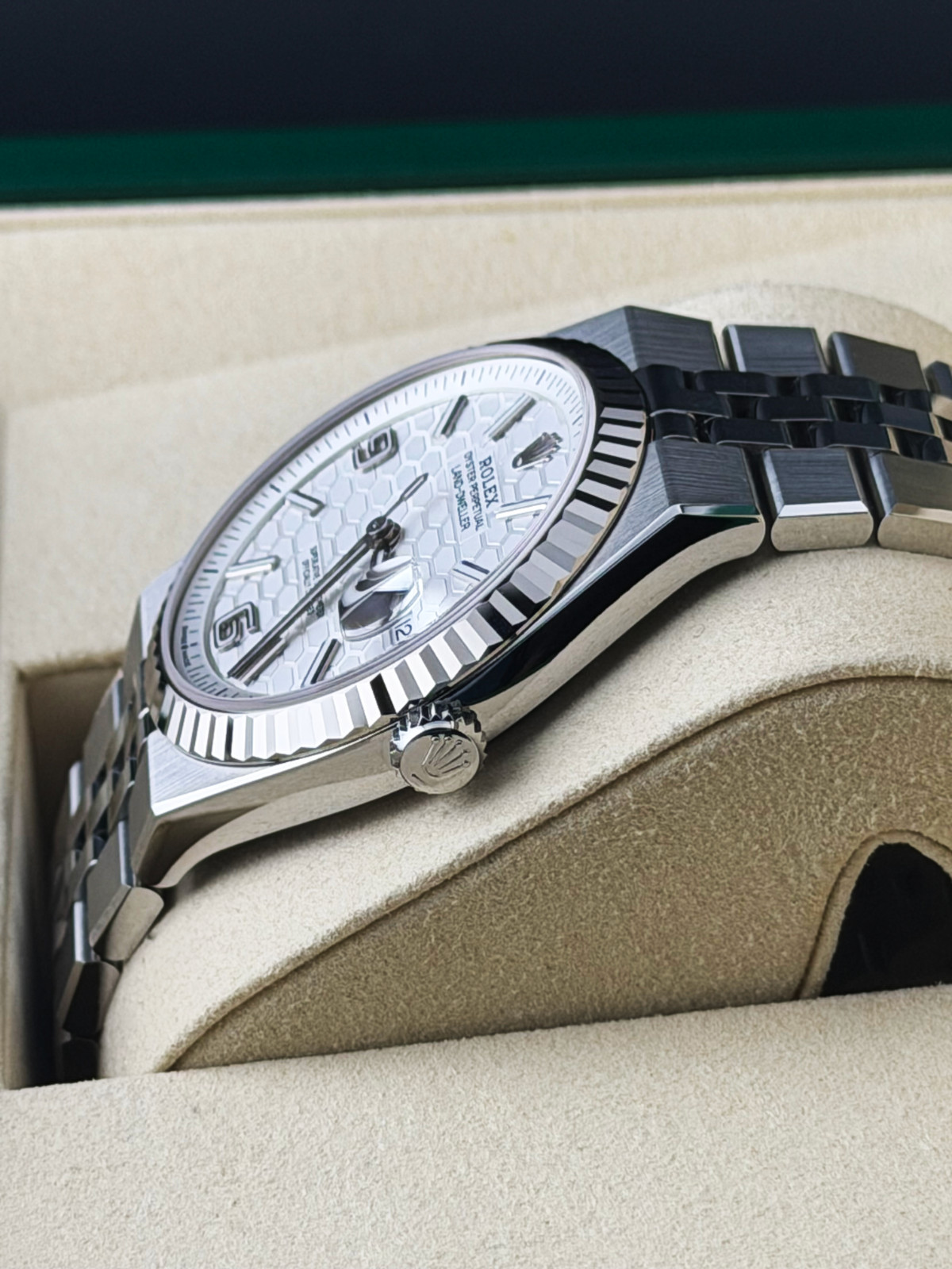 2026 Rolex Land-Dweller 40MM White “Honeycomb” Dial (127334)