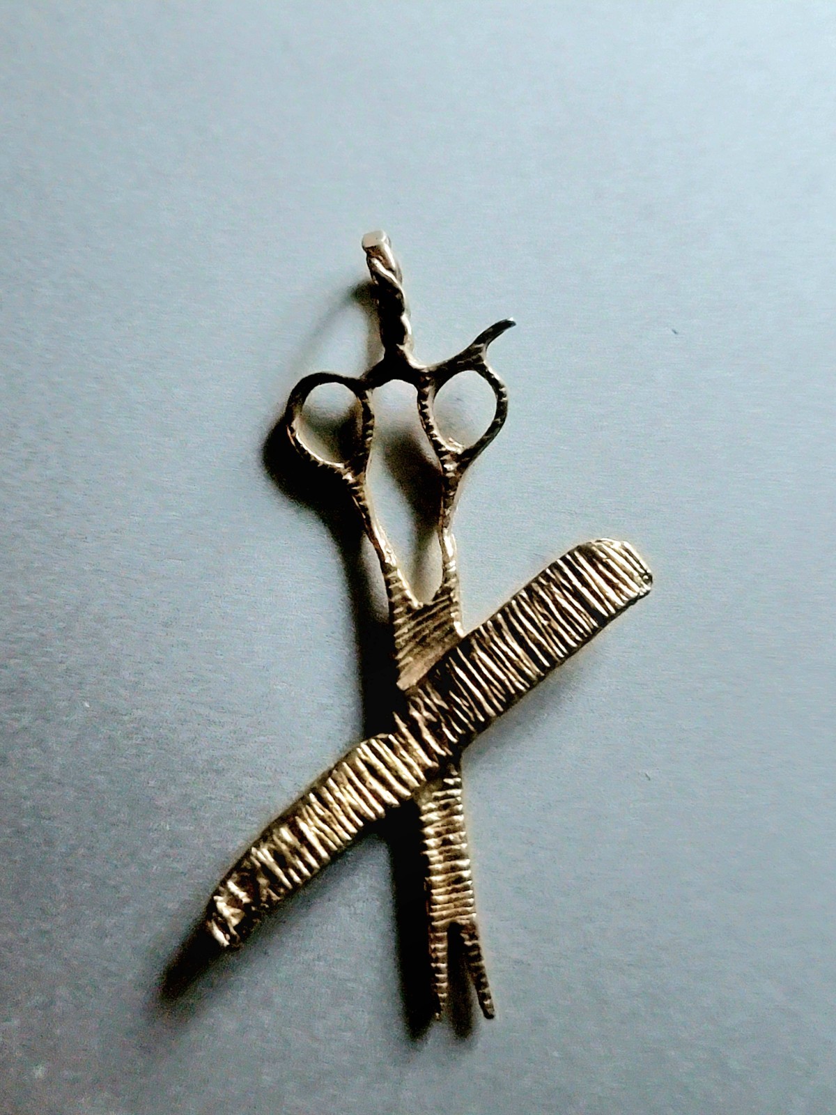 80s Vintage Barber’s Scissors & Comb Hairdressing Charm 2 grams 14k Gold