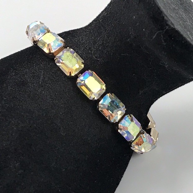 Brilliant Vintage Weiss Emerald Cut Aurora Borealis Gold Tone Bracelet. #890