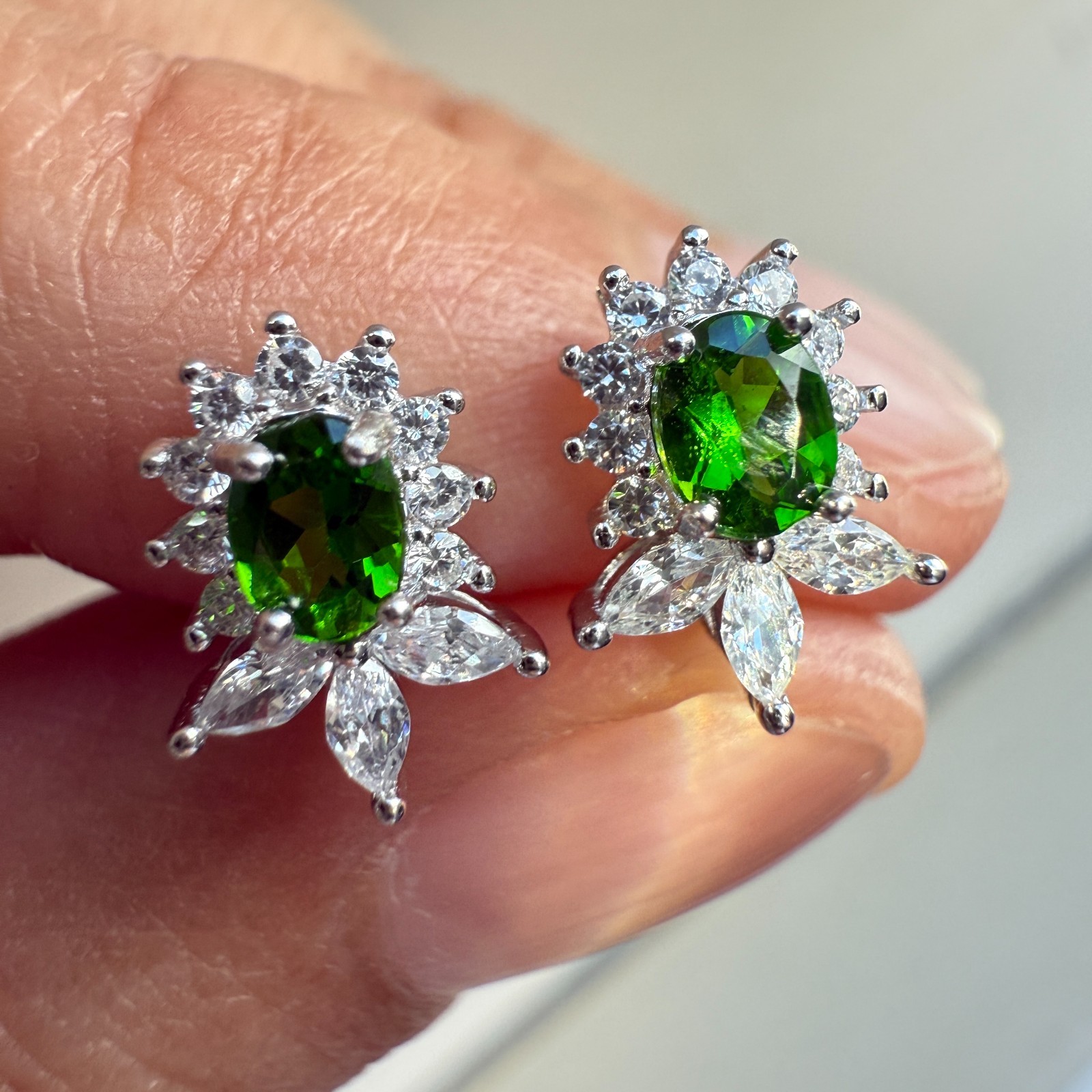 925 Sterling Silver Earrings 4x3mm Natural Diopside Gemstone Zircon Flower Stud