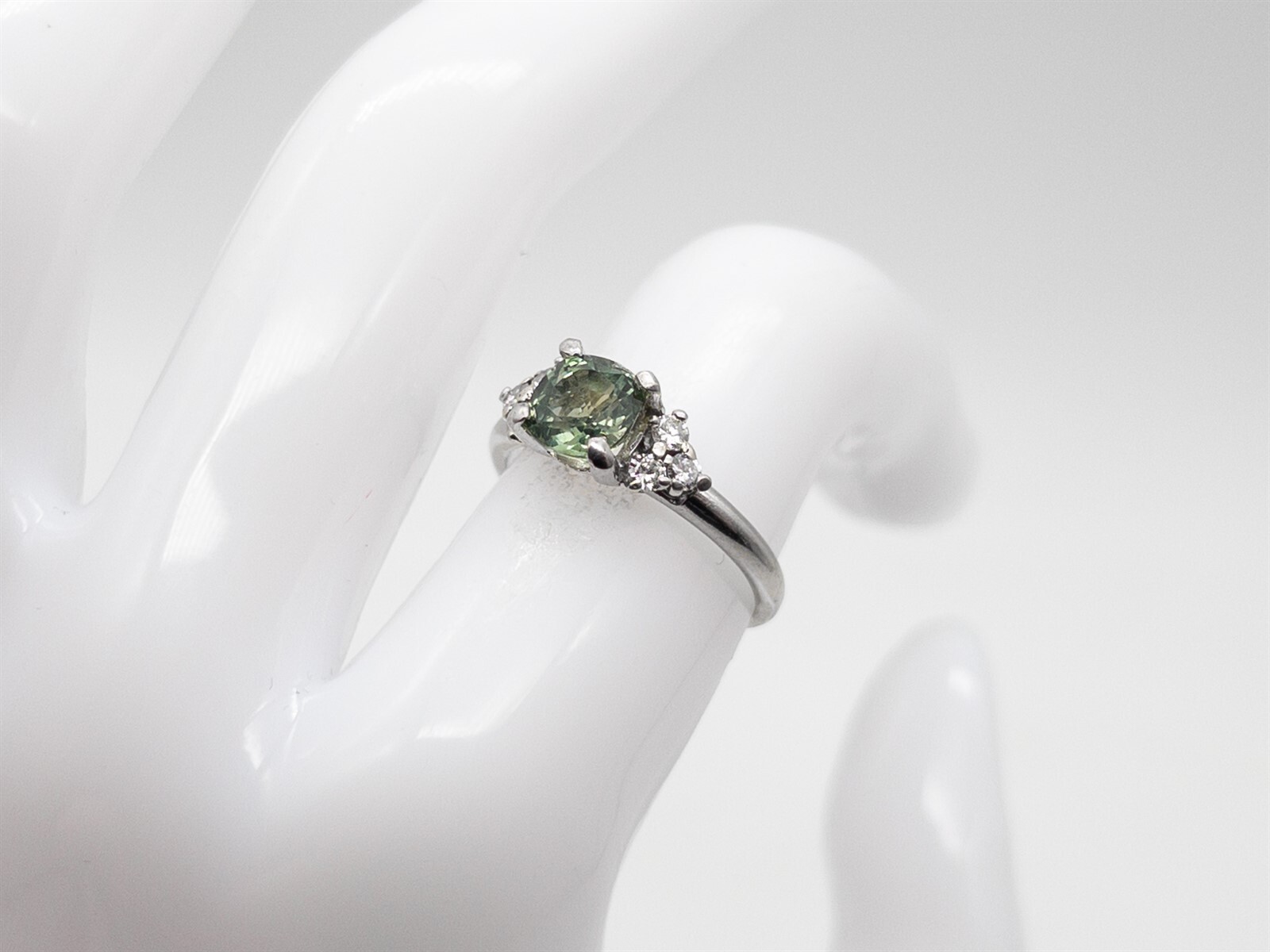 Vintage 1950s $5000 1.83ct Natural Green Sapphire VS H Diamond Platinum Ring 4g