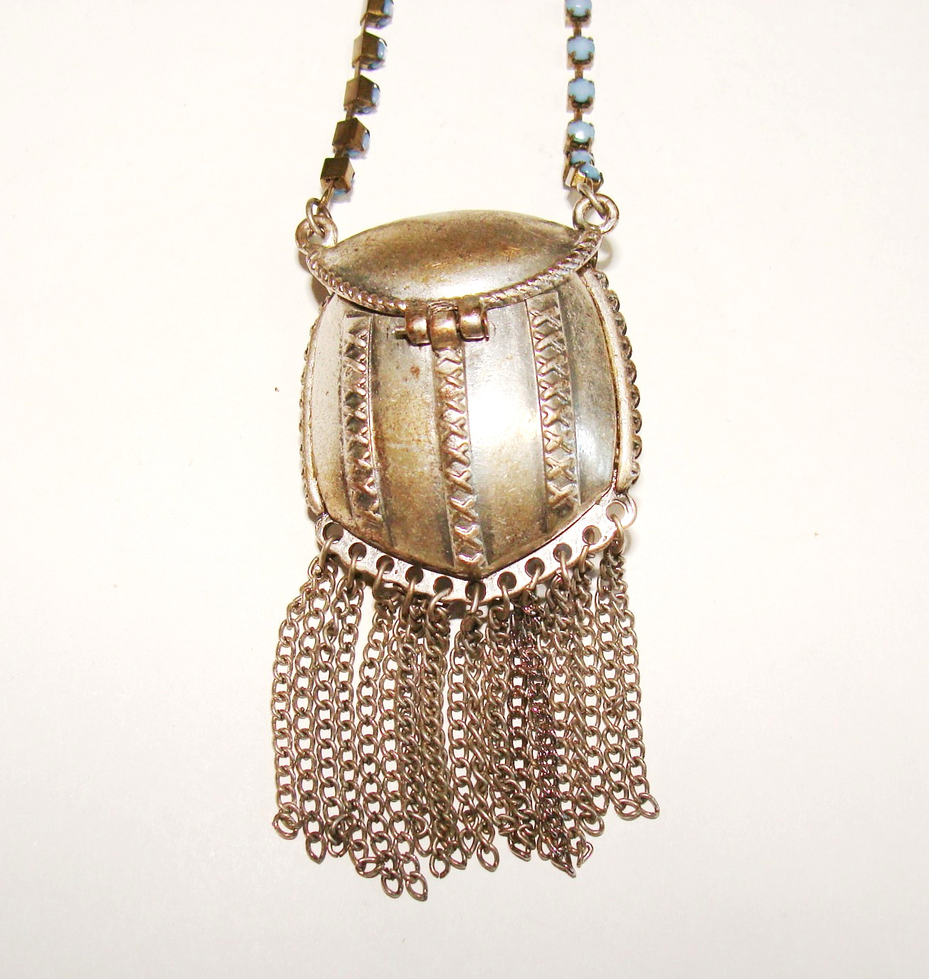 VTG Ethnic Silvertone Blue Bead Compartment Pill Poison Purse Like Necklace 31″