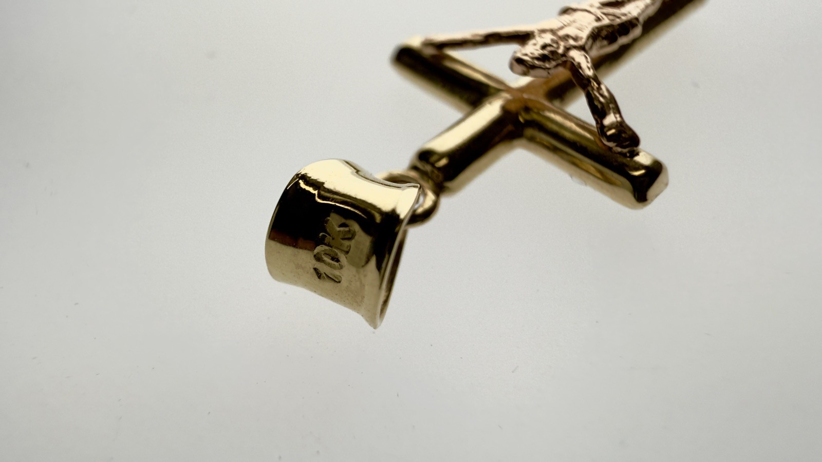 10k gold Pendant Jesus on Cross Tube Jesucristo en la cruz￼Oro 10K