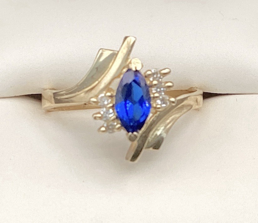 New 10KT stamped yellow gold marquise September birthstone ring women size 8.25