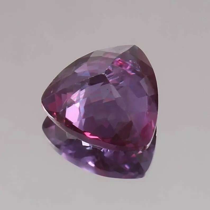 10.20 Ct Color Change Alexandrite Loose Trillion Cut For All Kind Of Jewellery