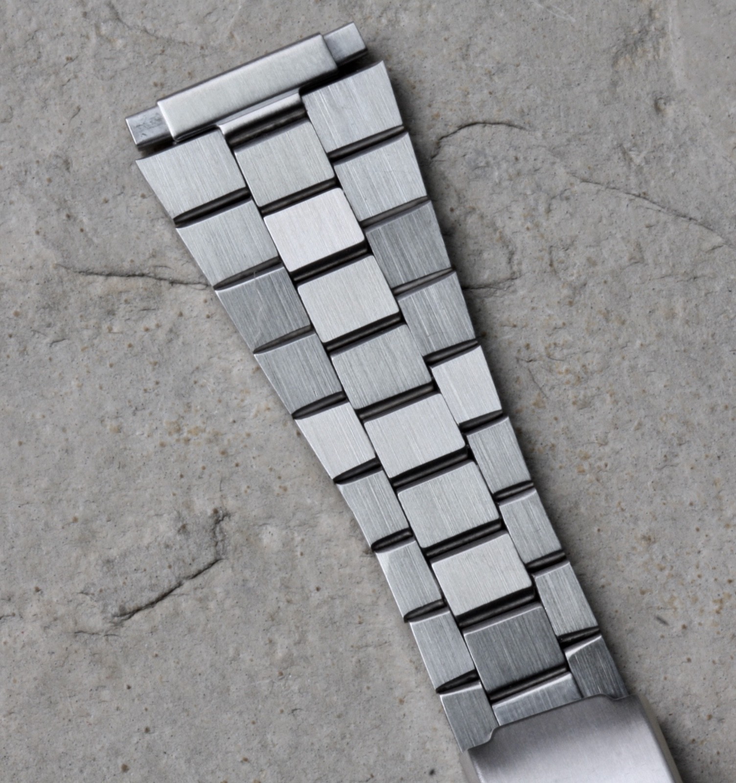 Long Length flared flat-link vintage watch bracelet 16mm-22mm satin SS 1960s NOS