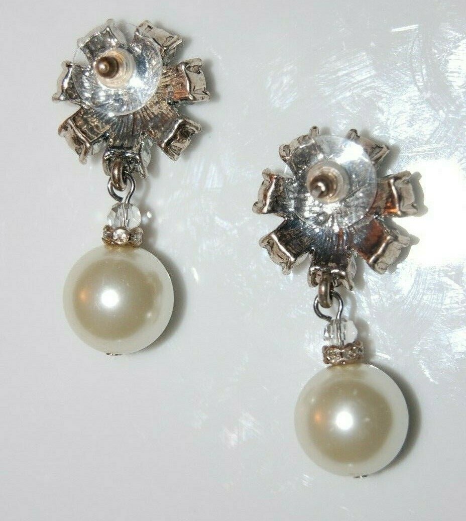 ELEGANT COUTURE RHINESTONES SILVERED METAL FAUX PEARL DROP DANGLE POST EARRINGS