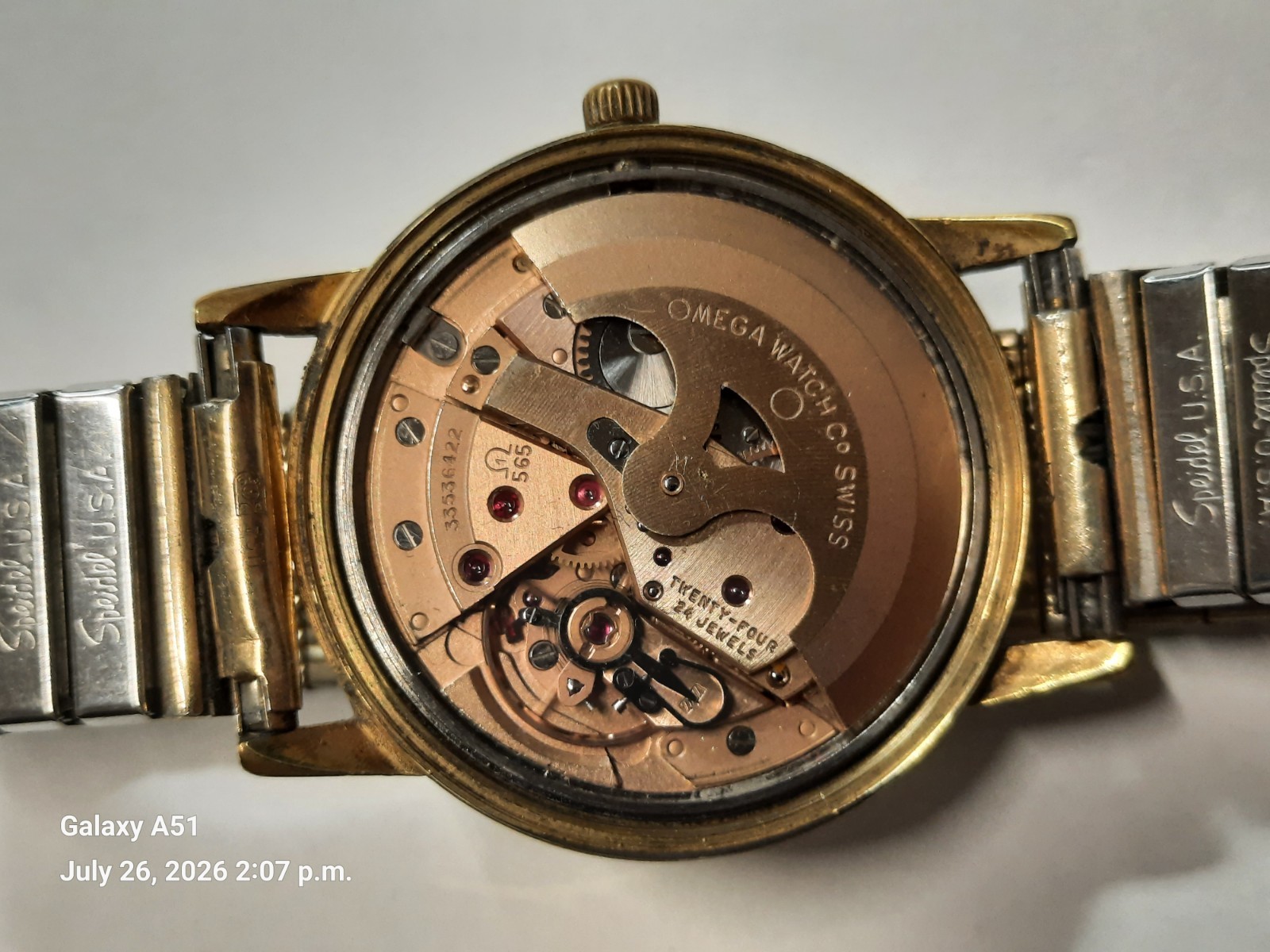 VINTAGE OMEGA GENEVE 17J, AUTO WIND, DATE @ 3 RUNS