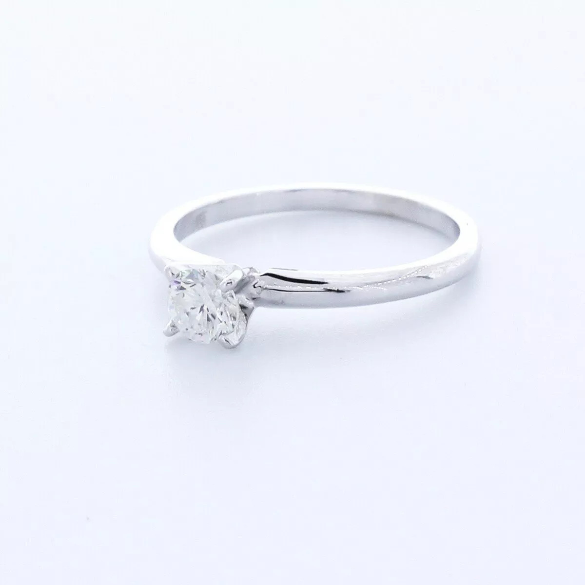 Solitaire Engagement Ring Classic 14K Gold 0.57 CT Round Lab-Grown Diamond D VS2