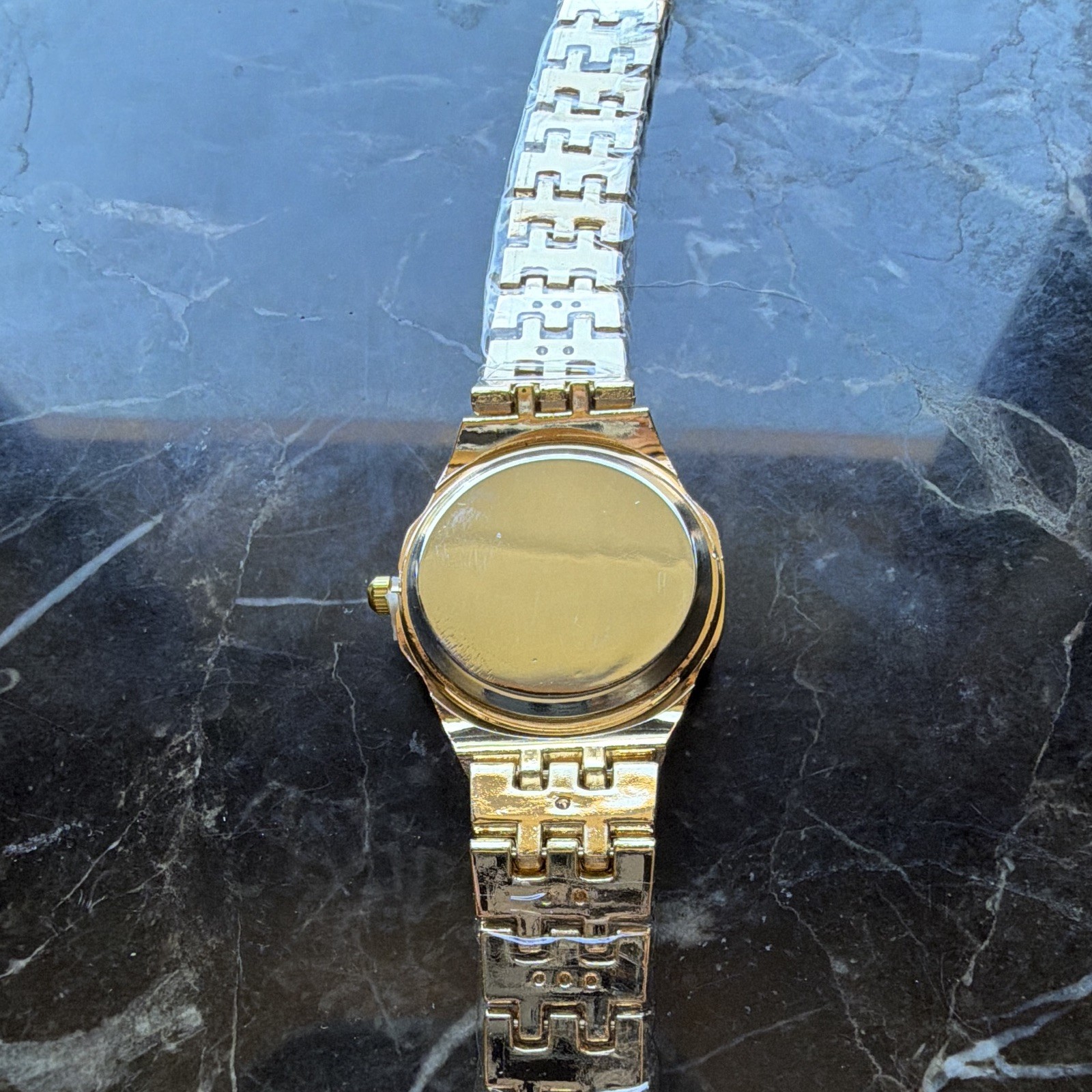 Women’s Gold-Tone Crystal Bezel Analog Watch White Dial Metal Bracelet