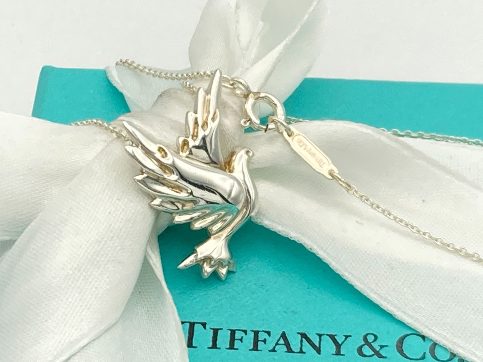 Tiffany & Co. Dove Bird Pendant Necklace 18″ Paloma Picasso silver 3.7g