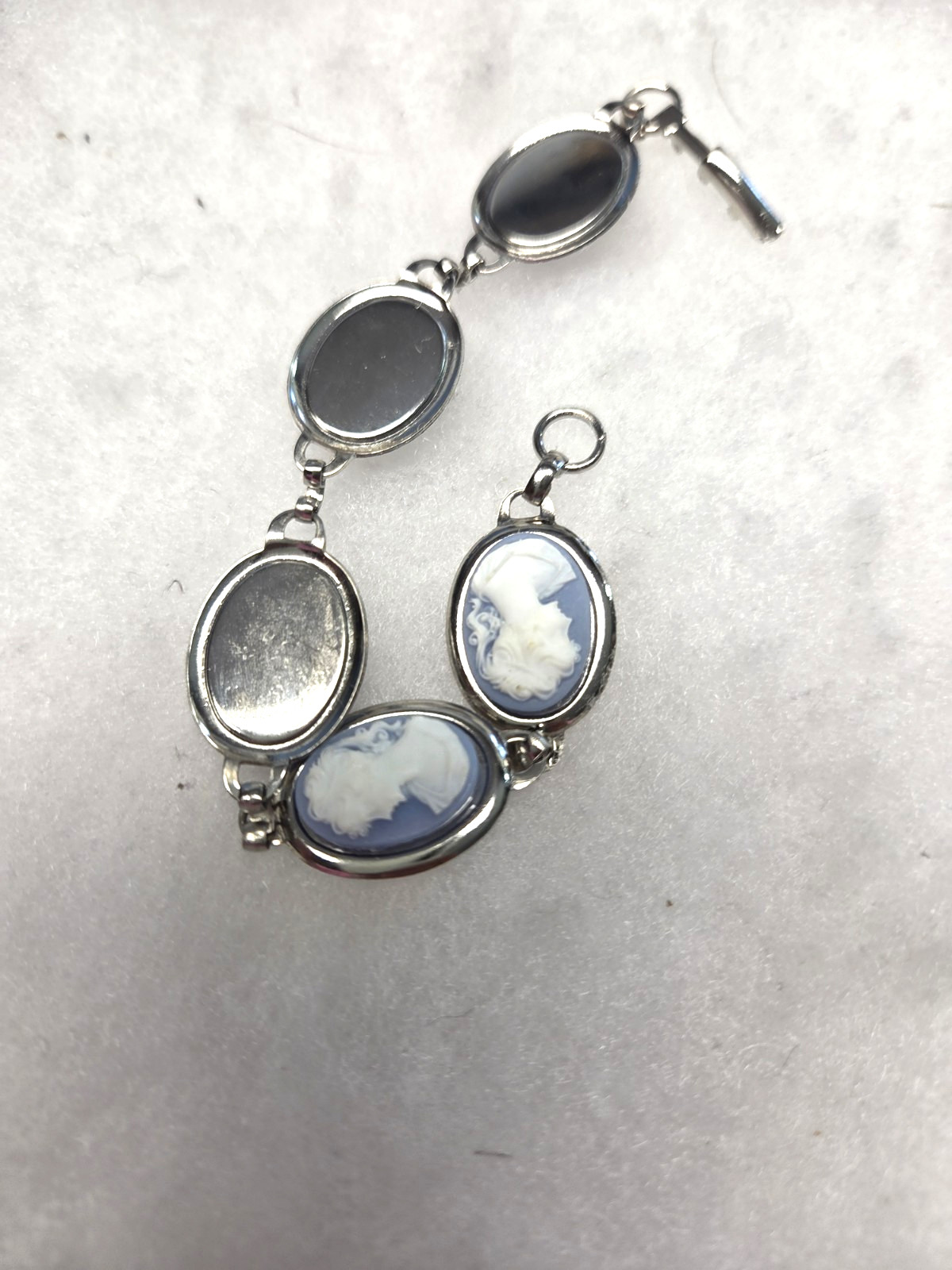 Vtg silver tone blue white Cameo Bracelet