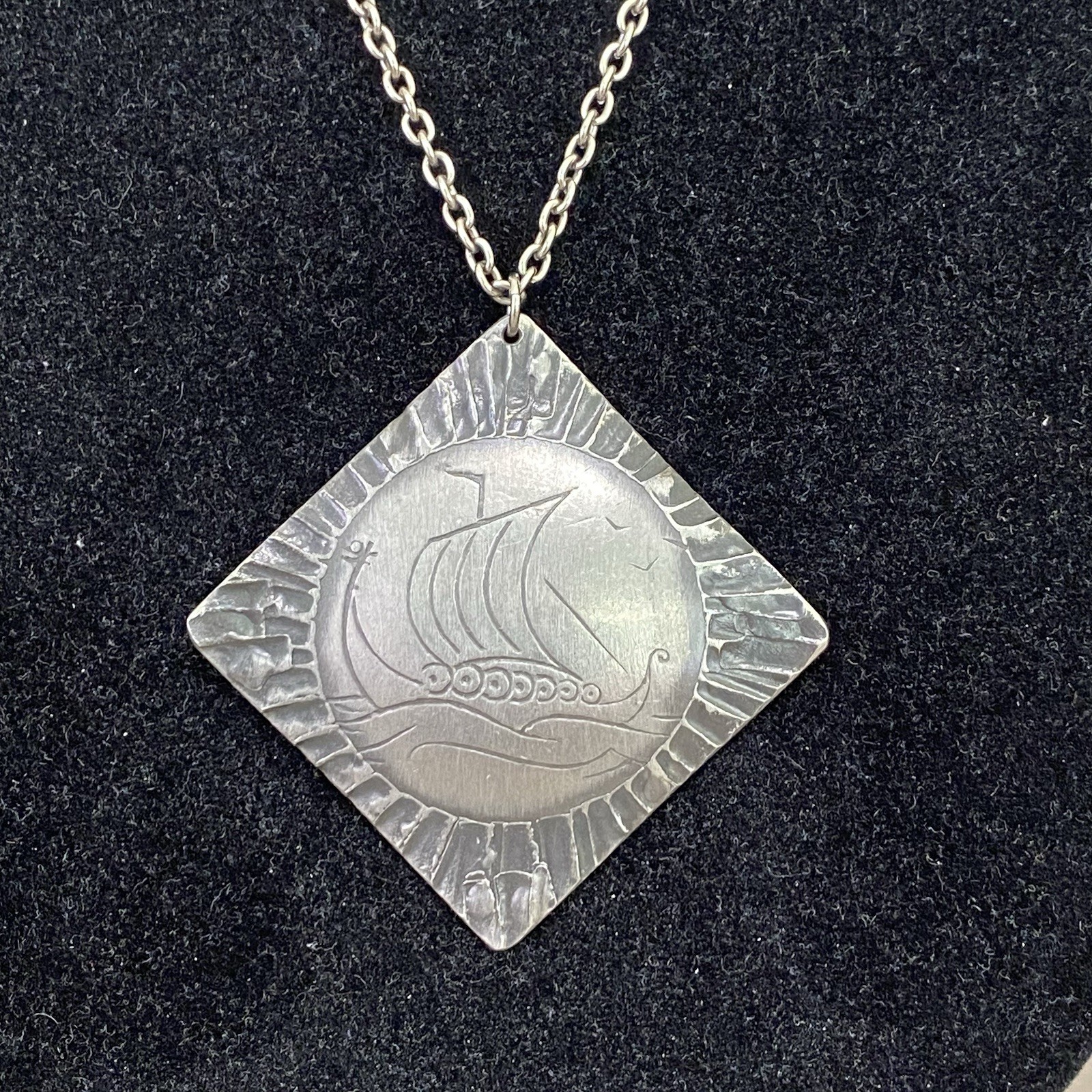 Vint. Rolf Buodd Norway Handicraft Pewter Etched Viking Ship Pendant & 22″ Chain