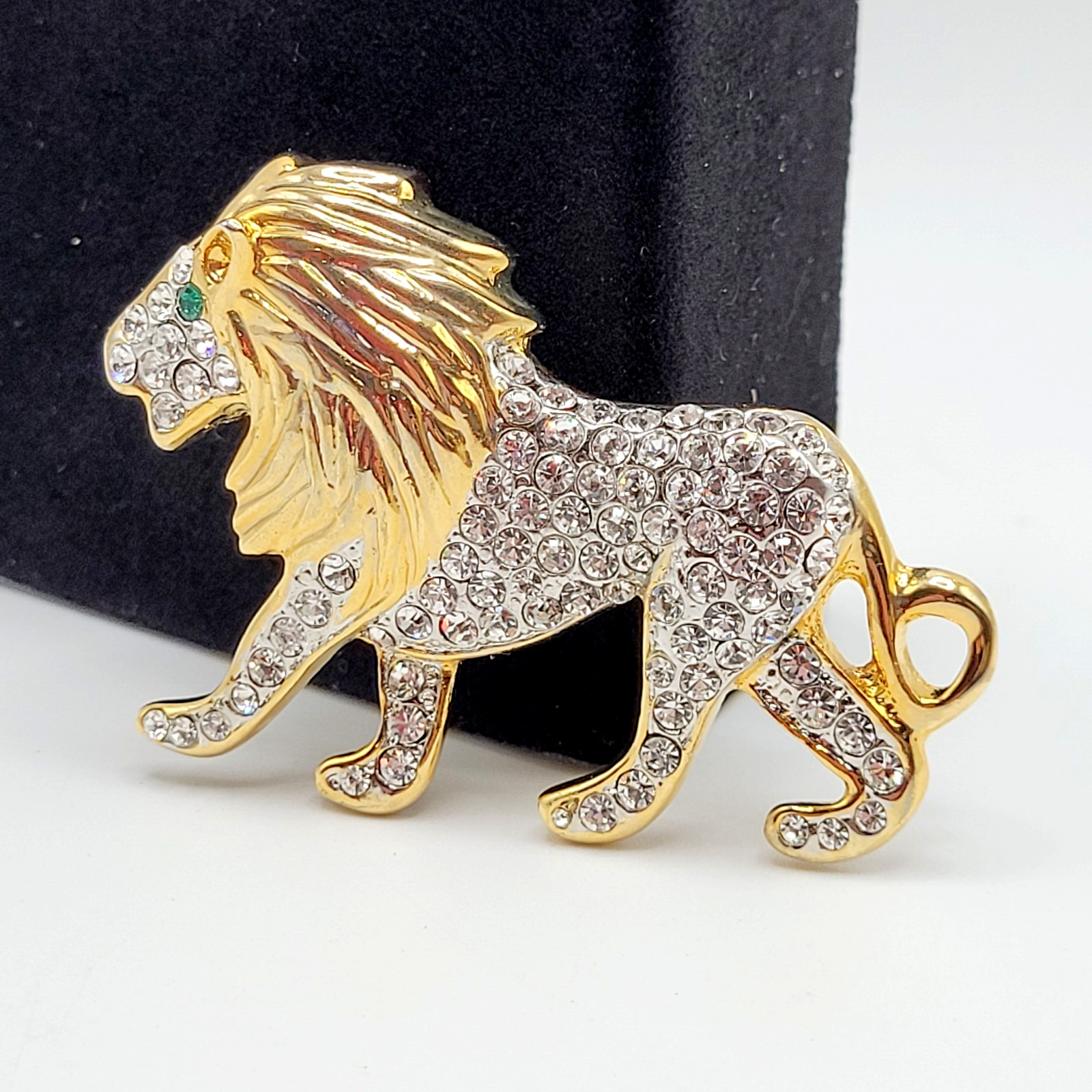 Lion Walking Curled Tail Green Eye Pave Sparkling Crystal Gold Tone Vtg Brooch