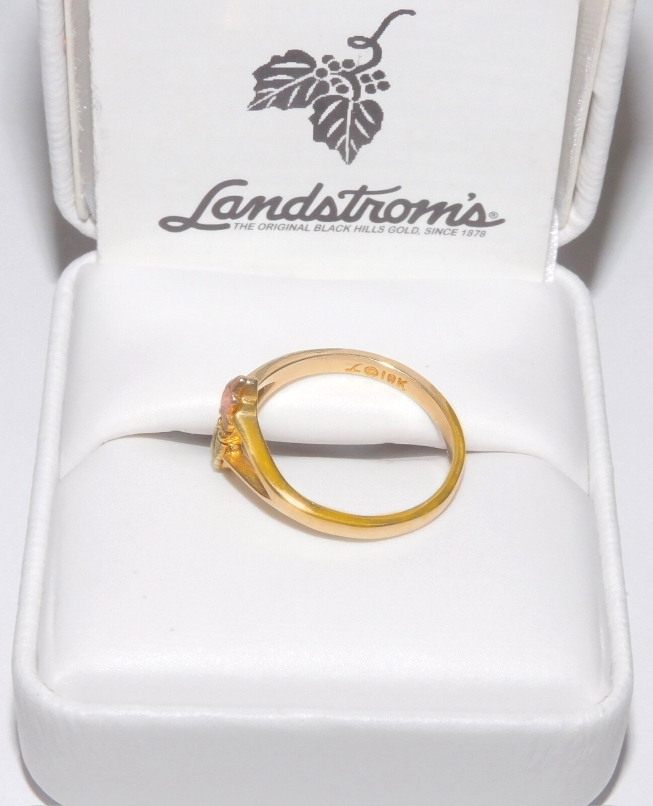 Black Hills Gold 10k Landstrom’s Two Leaf Ring Size 6