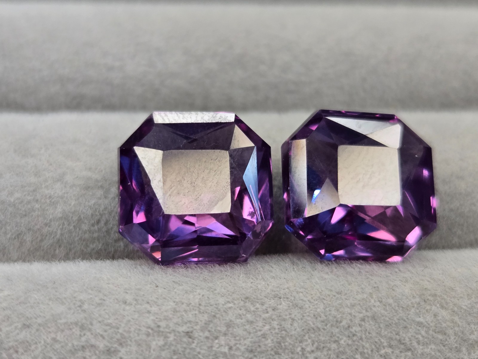Radiant Cut Alexandrite Gemstone Pair 20-22 Ct Color Changing Loose Gemstone VVS