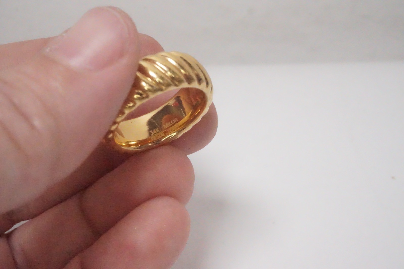 MILOR ITALY 14K Yellow Gold Resin Core Ring Size 8.5