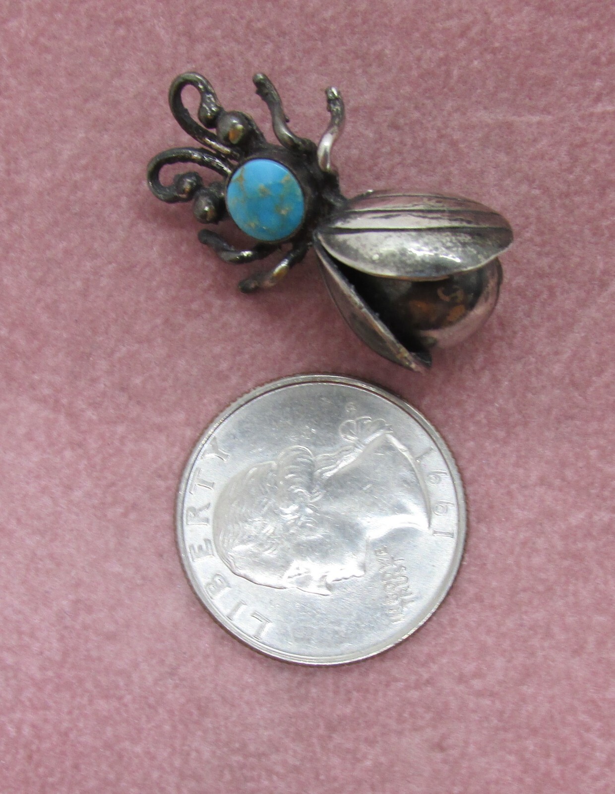 VINTAGE SW STERLING N A BUG WITH TURQUOISE STONE —NEW PRICE—