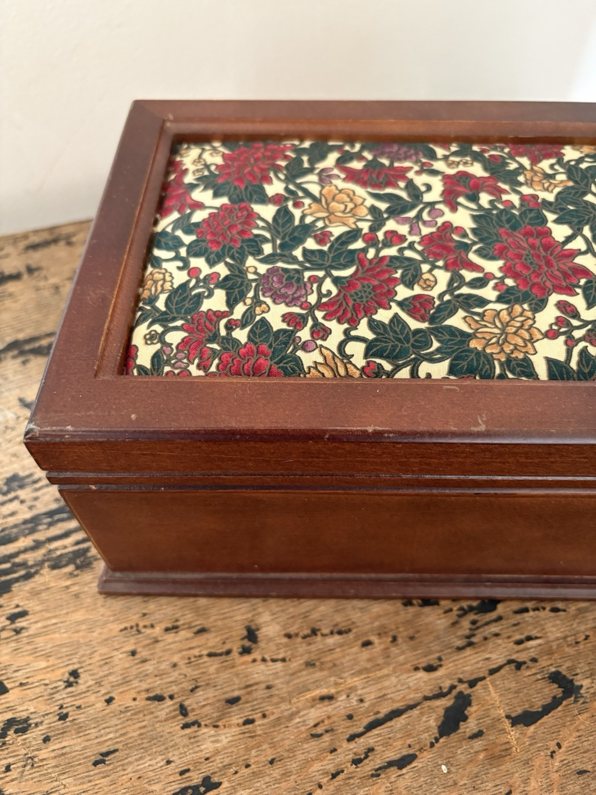 Vintage Floral Top Wooden Jewelry Box Red Green Traditional GrandmaCore Taiwan