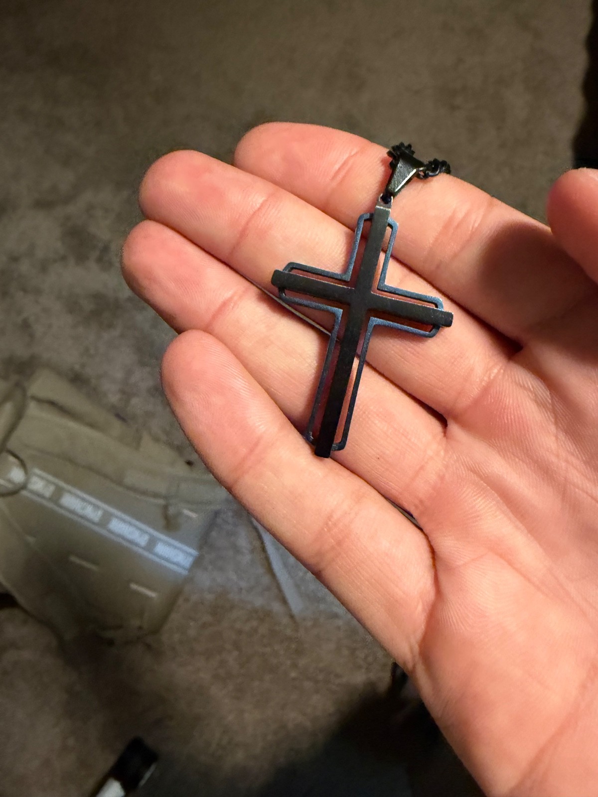 Chain with cross