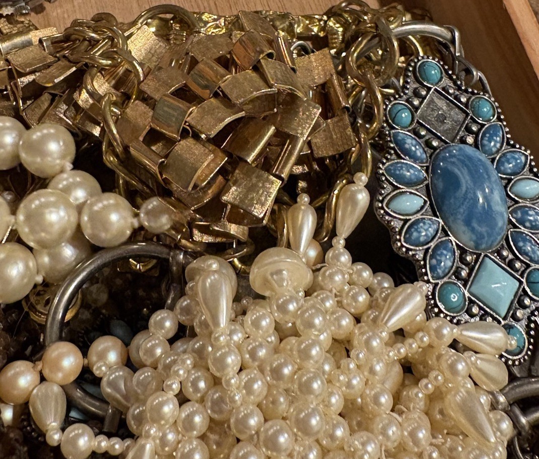 Jack Daniel’s Fashion Jewelry Mixed Lot 50+ Necklaces Bracelets Earrings Rings