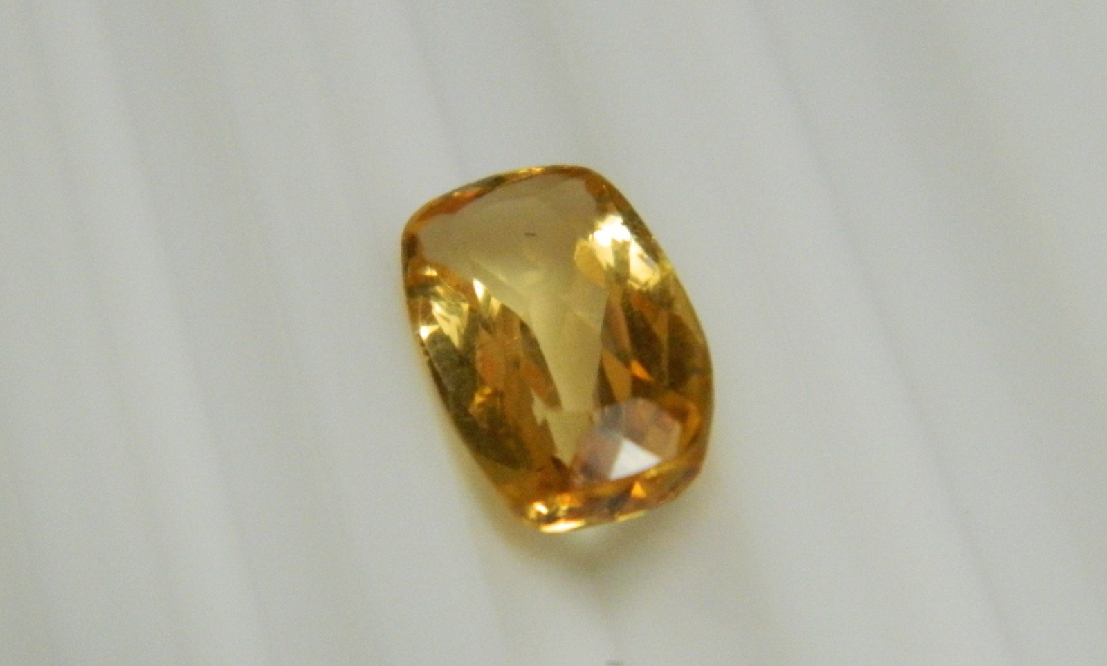 Imperial Topaz 2.59 Ct Clarity VS Cushion Cut Natural Golden Brazil I024