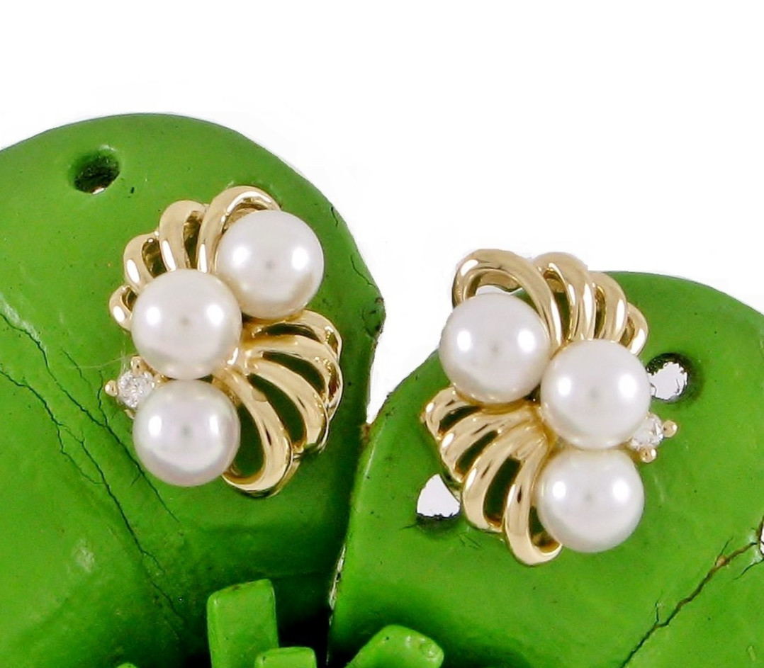 Town & Country Solid 14K Gold Pearl Cluster Diamond Accent Post Earrings 1.98G