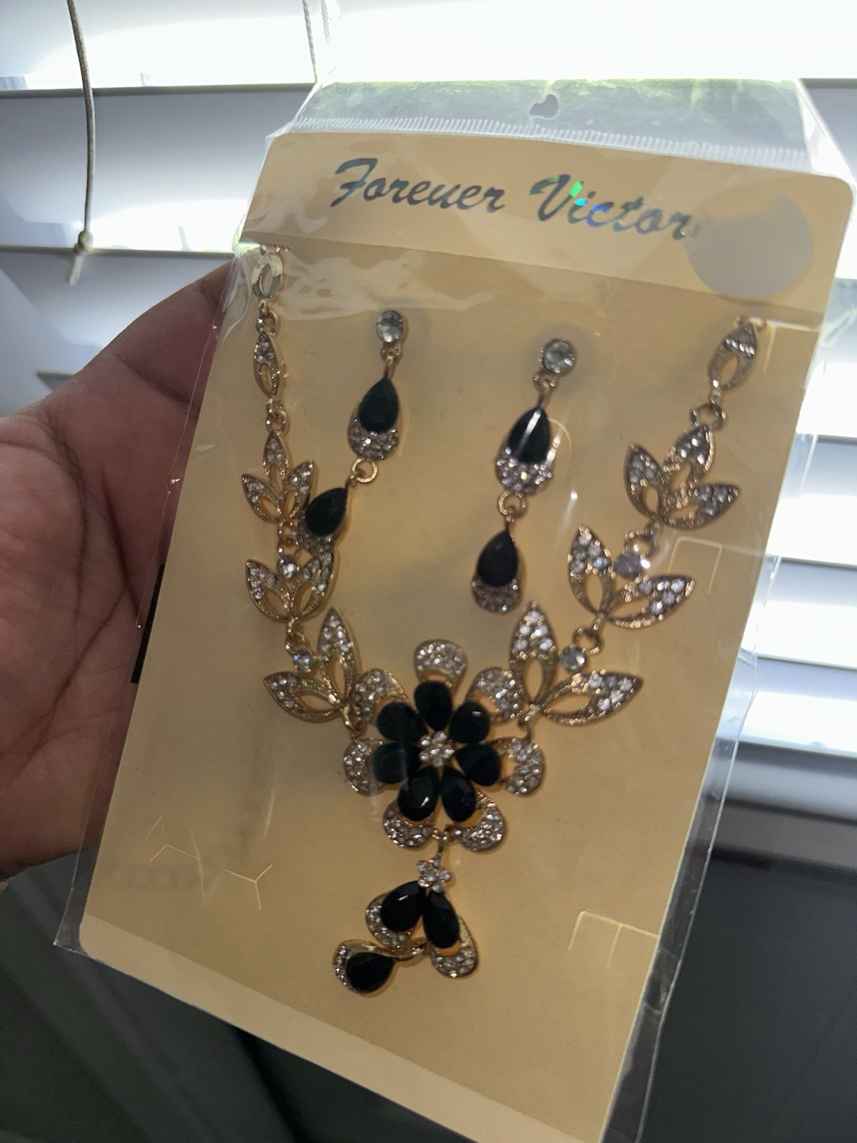 Forever Victory Adjustable Necklace & Earrings Set Black Crystal Flower