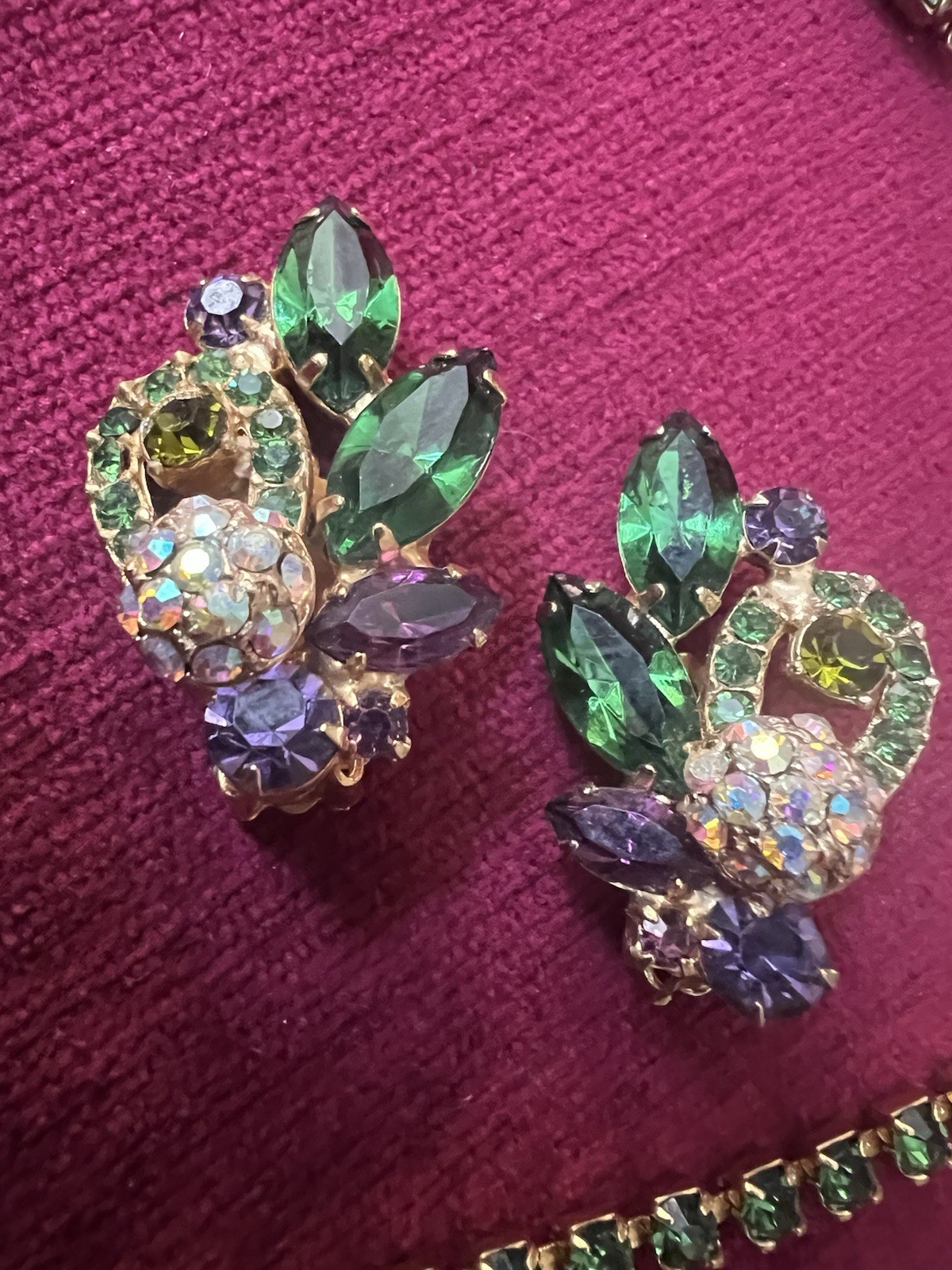 VTG JULIANA STUNNING BIB NECKLACE W/ MATCHING EARRINGS SET GREEN & AMETHYST