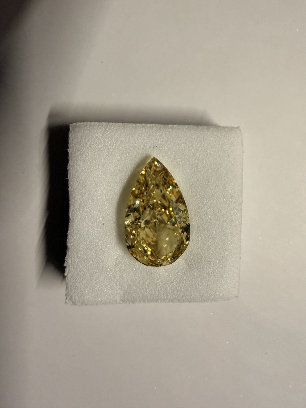 3.02 Carat lab grown diamond! Fancy Vivid Yellow, Pear Shape, VS2 Excellent Cut