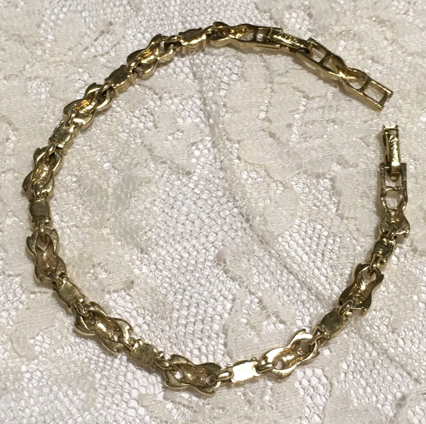 Vintage Chain Bracelet Gold tone X Link Avon Clear Rhinestones Fold over 8″