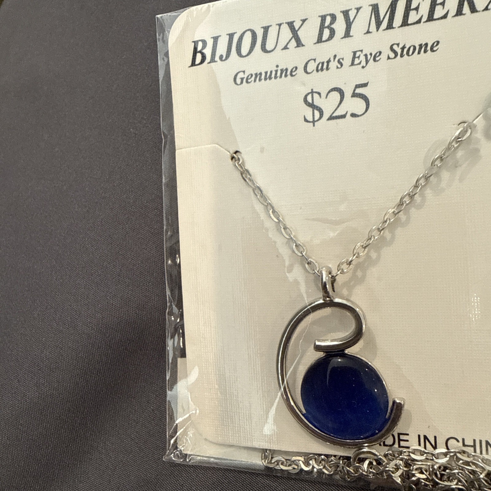 New In Package BIJOUX BY MERRA Genuine Cats Eye Stone Silver Toned Necklace