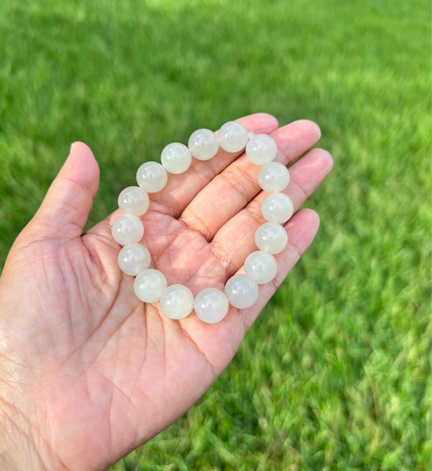 High-Quality Translucent Nephrite Jade 11.8mm Bead Bracelet H320