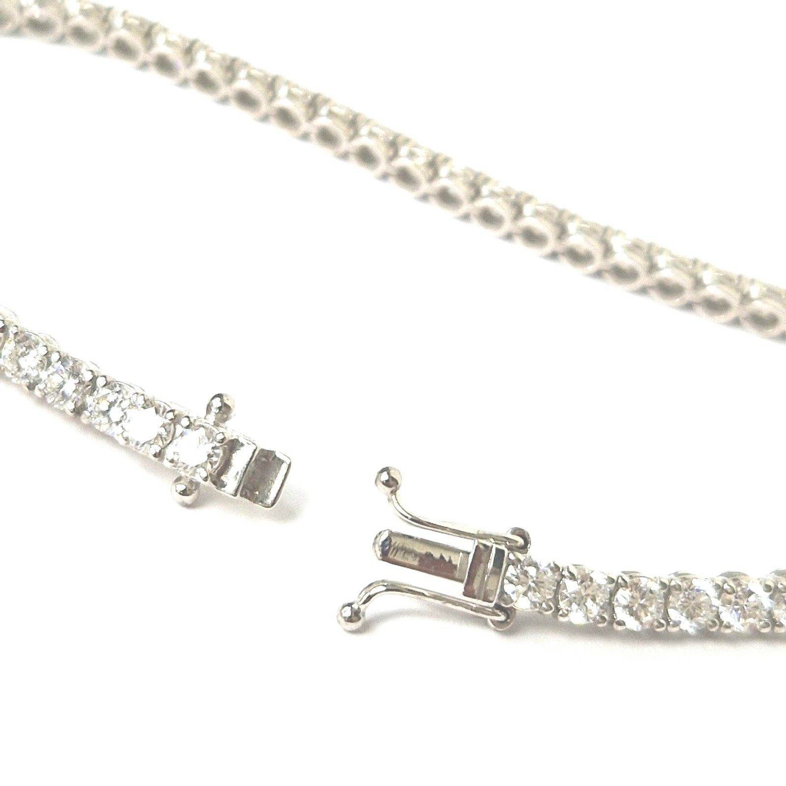 9ct White Gold Bracelet 6.15ct Lab Created Diamond 19cm Long 3.1mm Width 8.1g