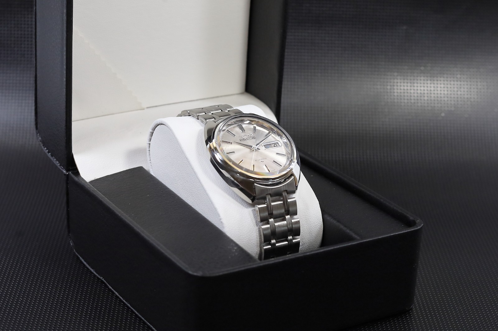 Vintage Seiko 5 Actus 7019-7070 Auto 21J Silver Sunburst Day-Date JDM