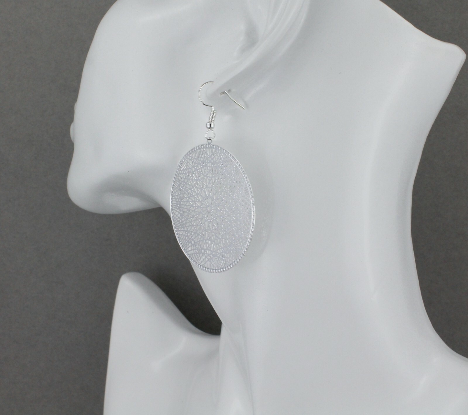 Silver filigree circle earrings medallion disc 1 5/8″ wide Very lightweight