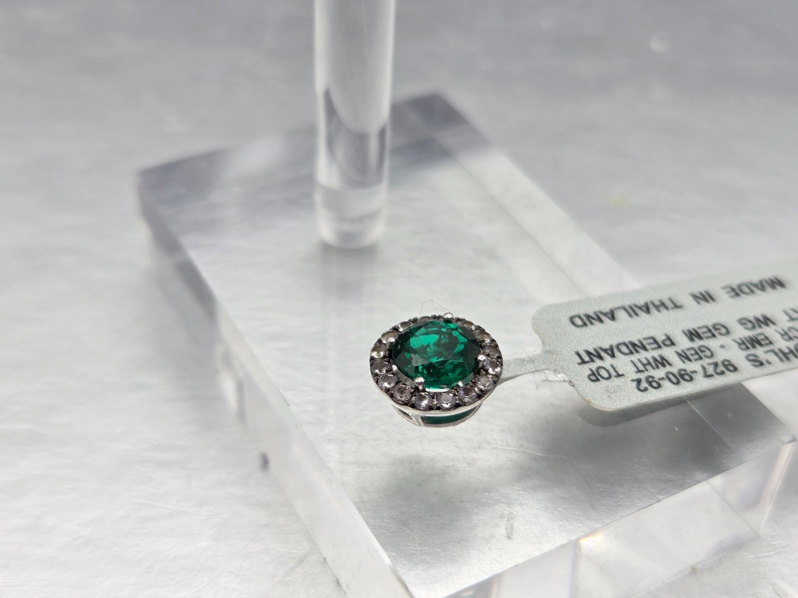 Vintage 10K White Gold Lab Created Emerald Small Round Pendant 0.5g