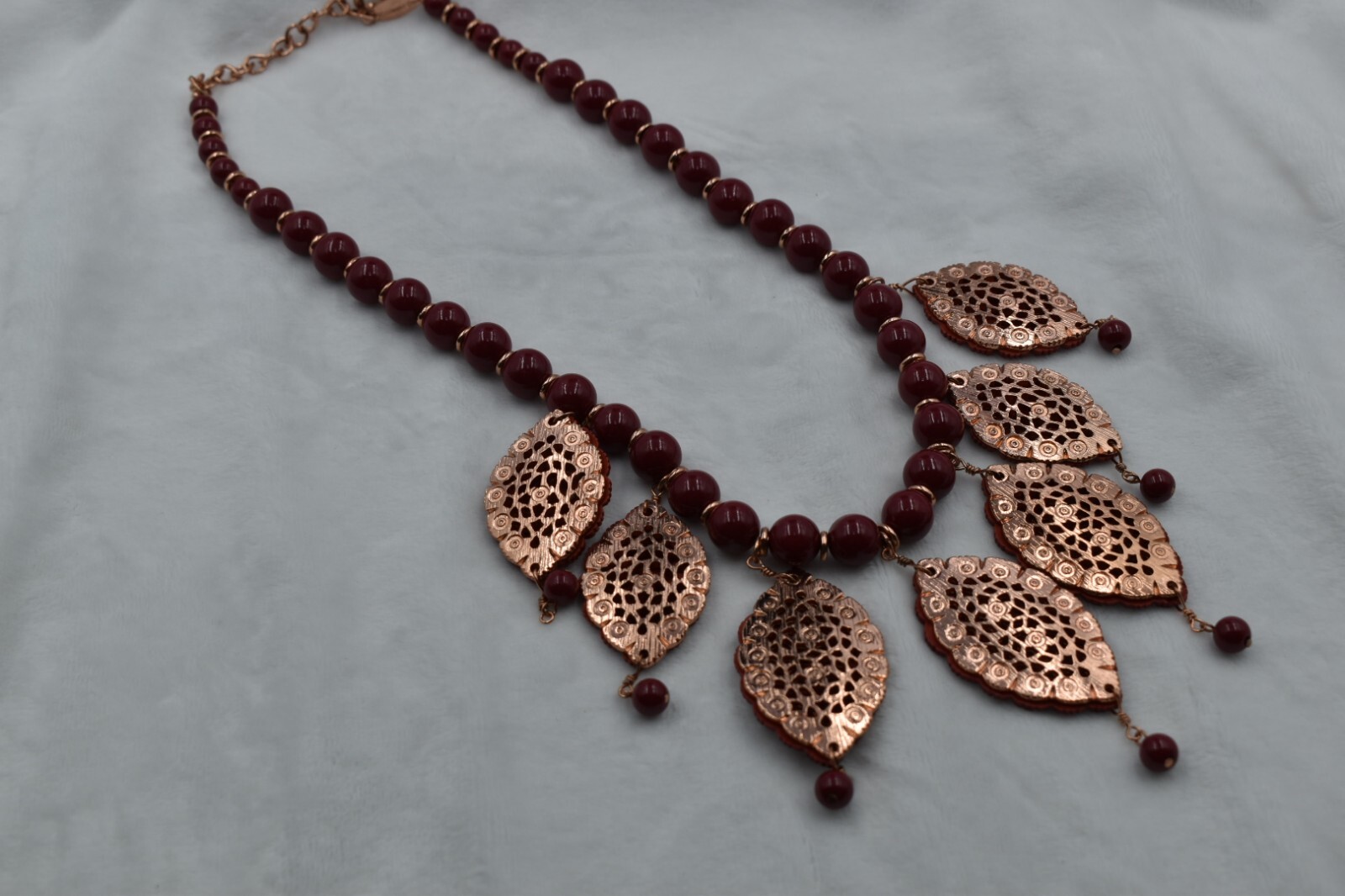 Coldwater Creek Red / Burgundy & Copper Tone Leaf Beaded Necklace 20″-23″