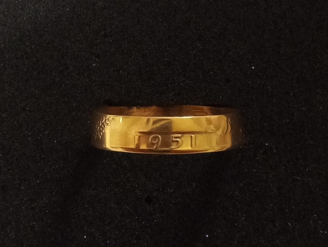 WASHINGTON QUARTER COIN RING. 1950 – 1964. 18K GOLD PLATED 90 PERCENT SILVER