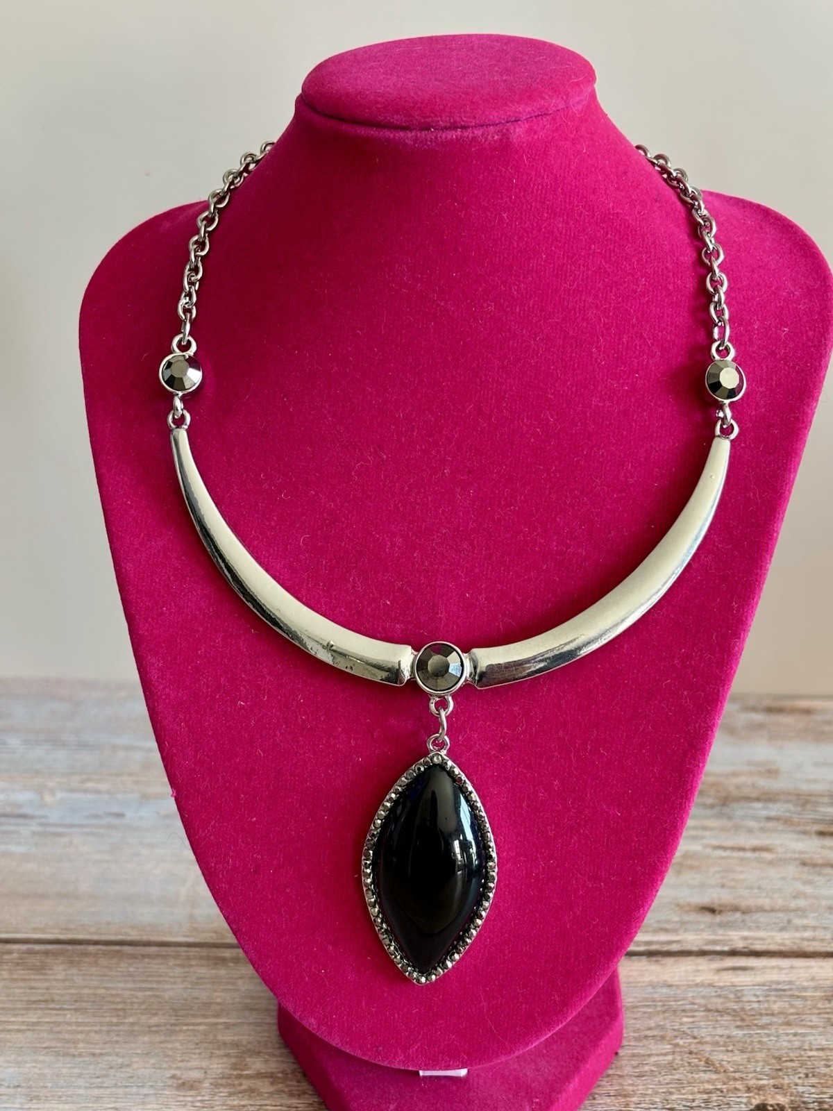 glossy black marquise shaped pendant Statement Fashion Necklace.