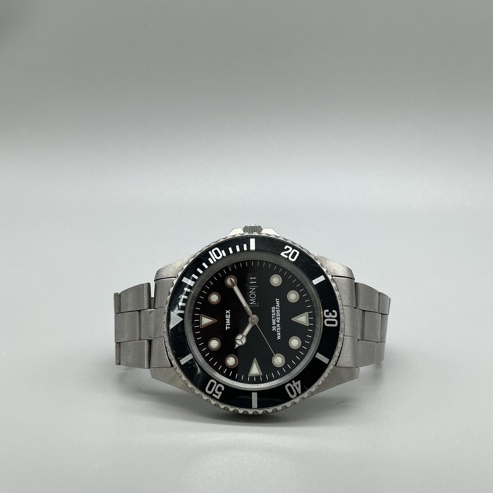 Timex Mens Watch 41mm Black Diver Day Date Stainless Steel New Battery 7″