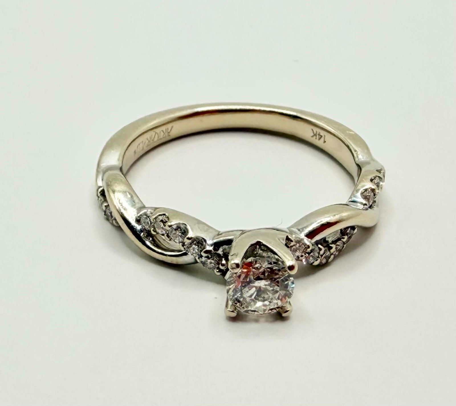 Dainty 14k White Gold Twist Band Ring Approx .25ct Main NATURAL Diamond Sz 8.25