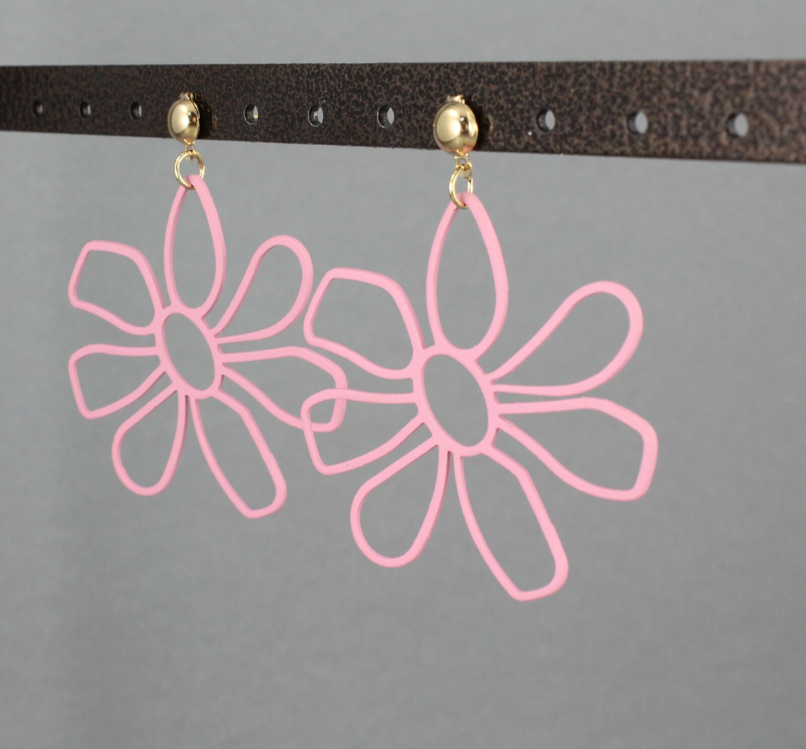 Pink flower earrings post stud dangle floral daisy outline lightweight 1.75″