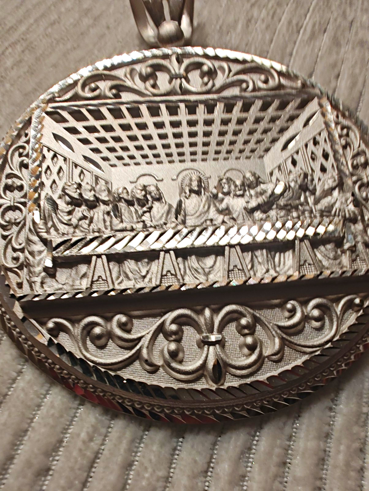 med .925 Round Religious Medal Pendant Medallion Last Supper Design 4″