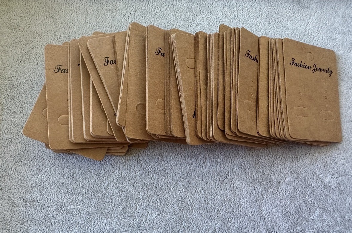 Approx. 200 Pack Kraft Paper Earring Display Cards Jewelry Tags Fashion Brown