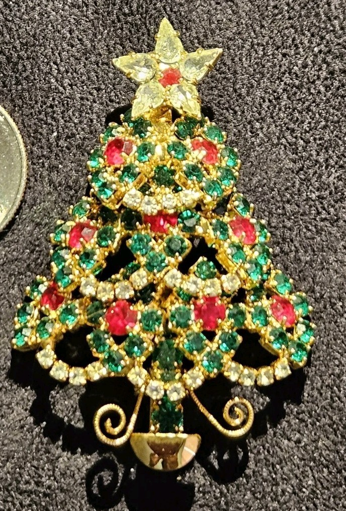 Vintage CHRISTMAS TREE BROOCH Pin Unbranded Not Signed