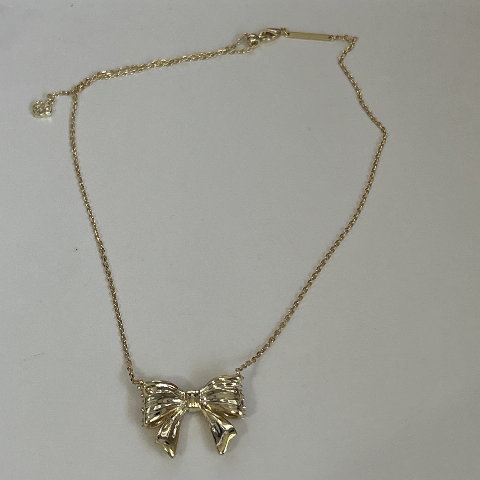 NEW! Kendra Scott Gold Krista Bow Short Pendant Necklace in White Mix Pearl